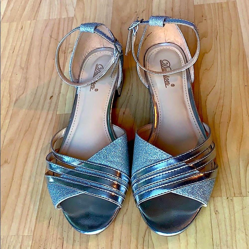 Silver low heel dress shoes with sparkle
